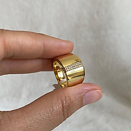 Xuping Gold Rengi Ortası Taşlı Kalın Yüzük