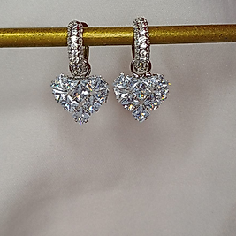Çelik Büyük Swarovski Taşlı Kalp Kadın Küpe