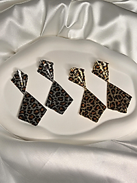 Leopar Model Yelpaze Çelik Küpe