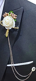 Beyaz Renk Zincirli Damat Yaka Çiçeği ( Kişiselleştirilmiş Harf Seçeneği İle)