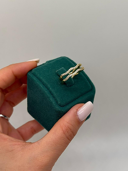 Xuping Dalga Formlu Taşlı Altın Renk Yüzük