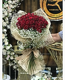 30 Premium Red Roses in White Cipso