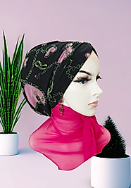 Pembe desenli tüllü bone