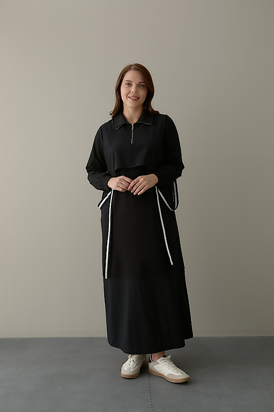 Yağmurluk Garnili Siyah Elbise