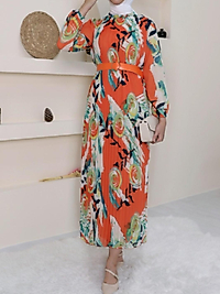 Desenli Pileli Kemerli Uzun Kollu Şifon Boydan Elbise