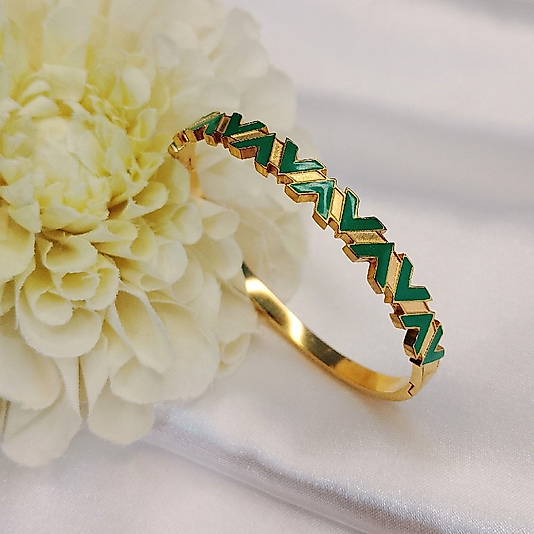 ÇELİK GOLD MİNELİ KARARMAZ PASLANMAZ 
19 CM KELEPÇE