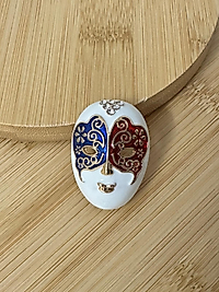 Taş Detay Maske Broş