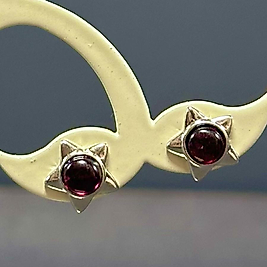 Garnet Taşı Çelik Küpe