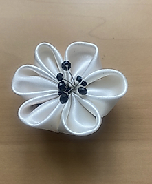 Ribbon Brooch