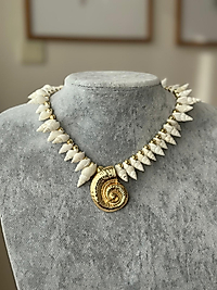 Krem Deniz Kabuğu Kolye Gold İstiridye Detay