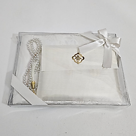 Beyaz Seccadeli İpek Keseli Set