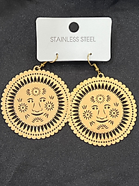 Gülen yüz detay çelik küpe