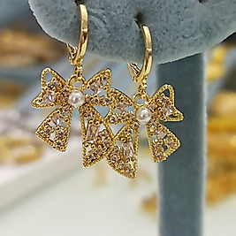 Çelik Gold 14 K Fiyonk Taşlı Küpe
