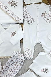 10 Parça Hastane Çıkış Seti – Çiçek Desenli Yenidoğan Set