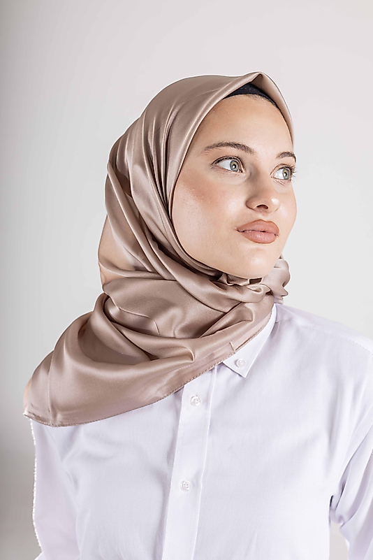 Düz Kristal Kumaş Eşarp - Kaymaz, Şık, Tok Duran | Günlük & Abiye Uyumlu