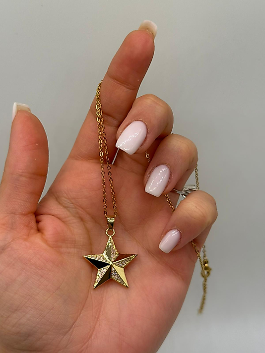Işıltılı Yıldız Figürlü Kolye