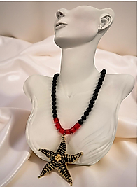 Zara Model Siyah ve Kırmızı Boncuk Büyük Deniz Yıldızlı Kolye