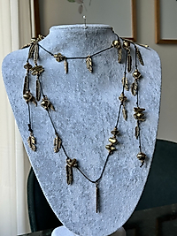 Yaprak Charmlı Kolye