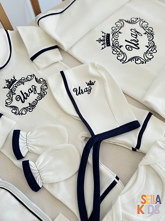 Yenidoğan Set - Bebeğinizin İsmi ve Çelenk Taç Nakışlı