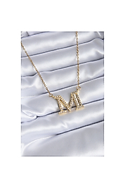 316L Çelik Gold Renk M Harf Model Zirkon Taşlı Kadın Kolye - BJ-BKO7705