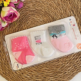 3’lü Kalpli LOVE Bebek Çorap Seti – 0-6 Ay – Kız Bebek