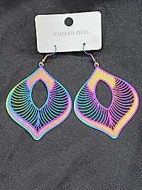 Yaprak model çelik küpe