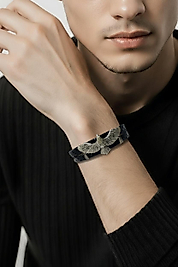 Siyah Renkli Gerçek Yılan Derili Kartal Detaylı Mıknatıslı Bileklik