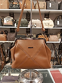 Bayan Kol ve Çapraz Çanta