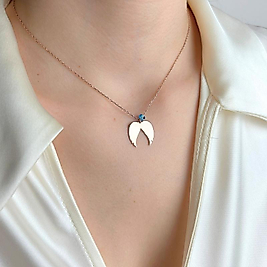 Minimalist Kalp Kadın Kolye – Zarafetiyle Aşkın Sade Hali