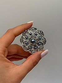 Zirkon Taşlı İnci Detaylı Ajurlu Çiçek Broş