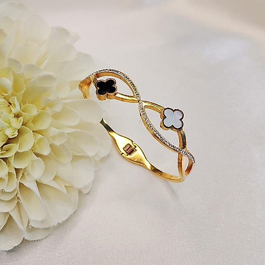 ÇELİK GOLD TAŞLI MARKA KARARMAZ PASLANMAZ 19 CM KELEPÇE