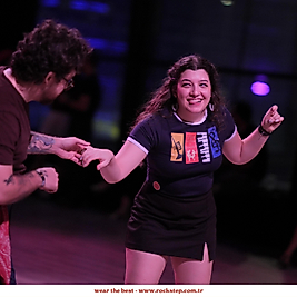 Rhythm is jumpin' - Garnili Lacivert Middle Crop