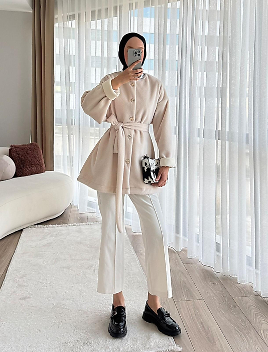 Gold Dügmeli Beli Baglamali Kürk Ceket Ekru Renk