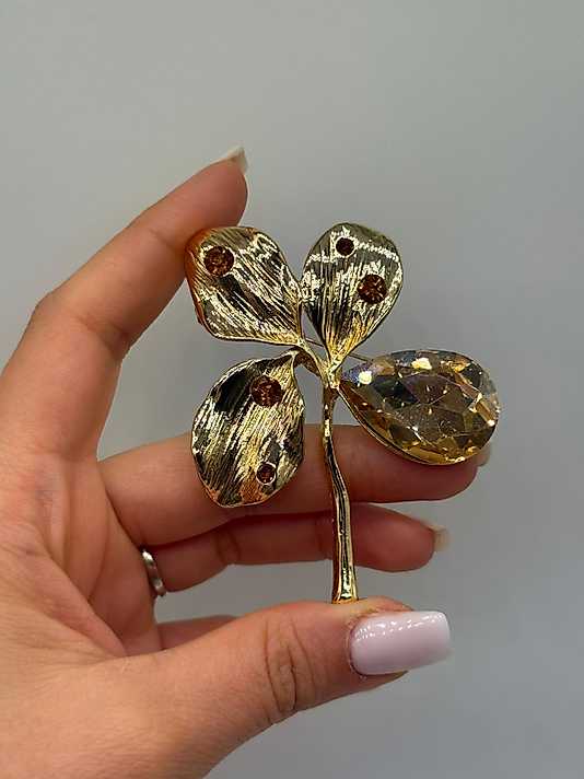 Altın Yaprak Motifli Zirkon Taşlı Broş
