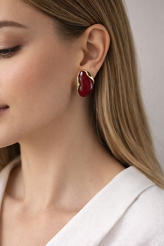 Bordo Taş Detaylı Gold Renk Küpe