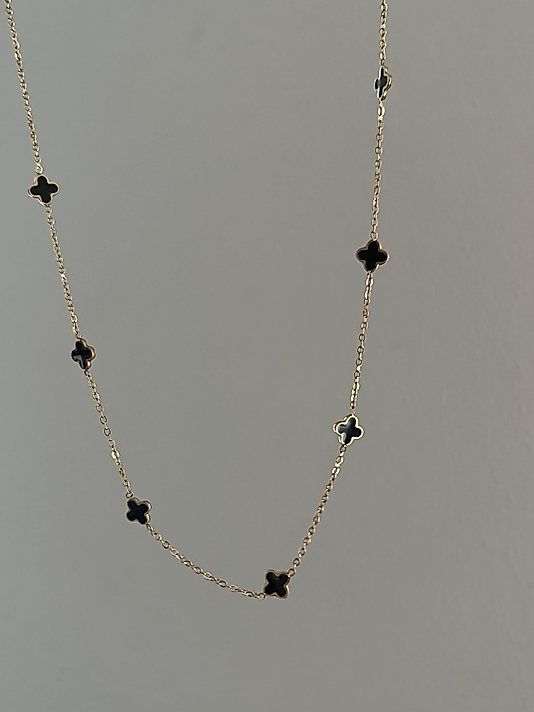 Çelik 7 Siyah Mini Yonca Kolye