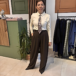 Yakalı fularlı triko