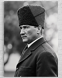Atatürk Cam Tablo