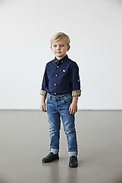 mavi kot pantolonlu mavi gömlekli erkek çocuk takımı