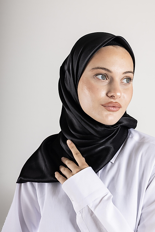 Düz Kristal Kumaş Eşarp - Kaymaz, Şık, Tok Duran | Günlük & Abiye Uyumlu