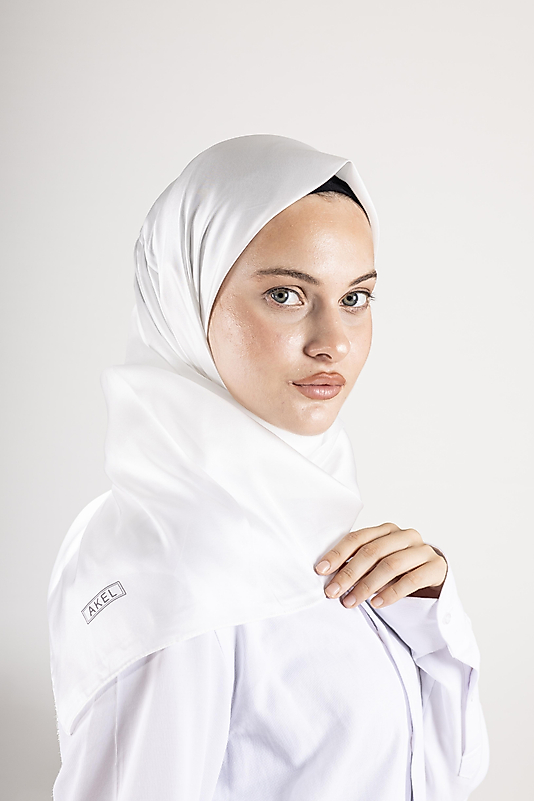 Düz Kristal Kumaş Eşarp - Kaymaz, Şık, Tok Duran | Günlük & Abiye Uyumlu