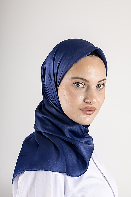 Düz Kristal Kumaş Eşarp - Kaymaz, Şık, Tok Duran | Günlük & Abiye Uyumlu