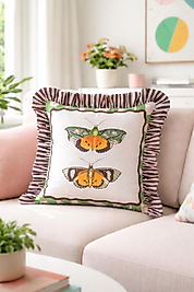 Kelebek Desenli Fırfırlı Kırlent