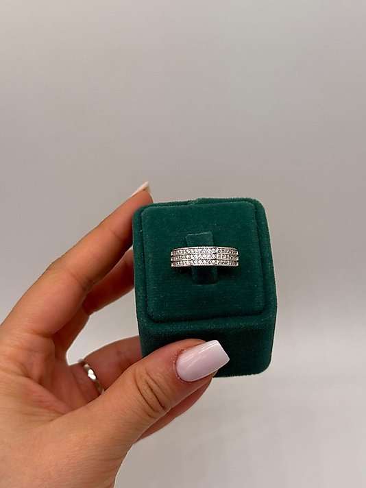 Xuping Üç Sıra Taşlı Şerit Yüzük