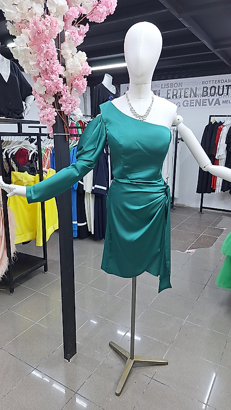 Yeşil Saten Elbise