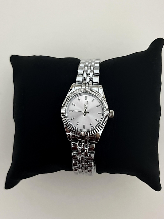 Silver İçi Beyaz Yuvarlak Saat