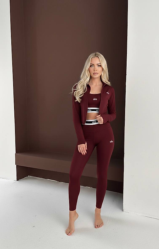 PARMAK GEÇMELİ ÜÇLÜ YOGA, SPOR, EGZERSİZ,YÜRÜYÜŞ TAKIM - BÜSTİYER, TAYT, CEKET (ALOYAZILI)