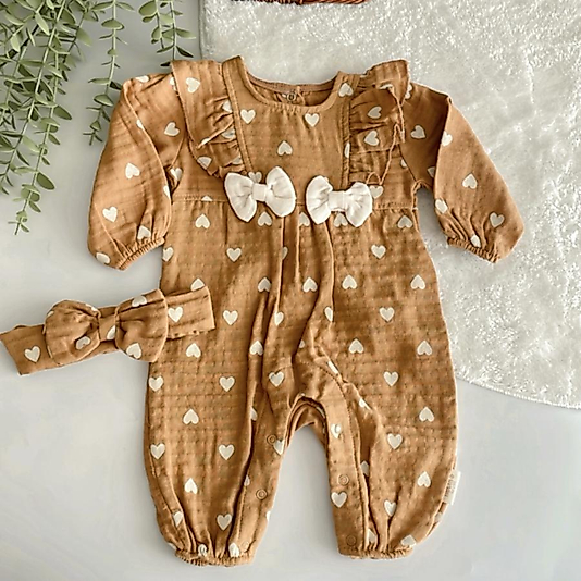 Kalp Baskılı Müslin Kız Bebek Tulum