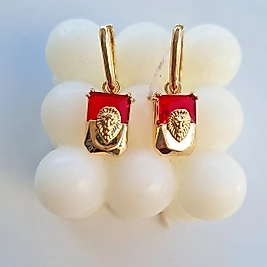 Aslan Figürlü Kırmızı Taşlı Küpe