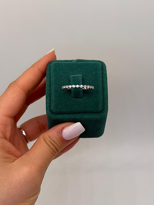 Xuping Tek Sıra İnce Taşlı Yüzük